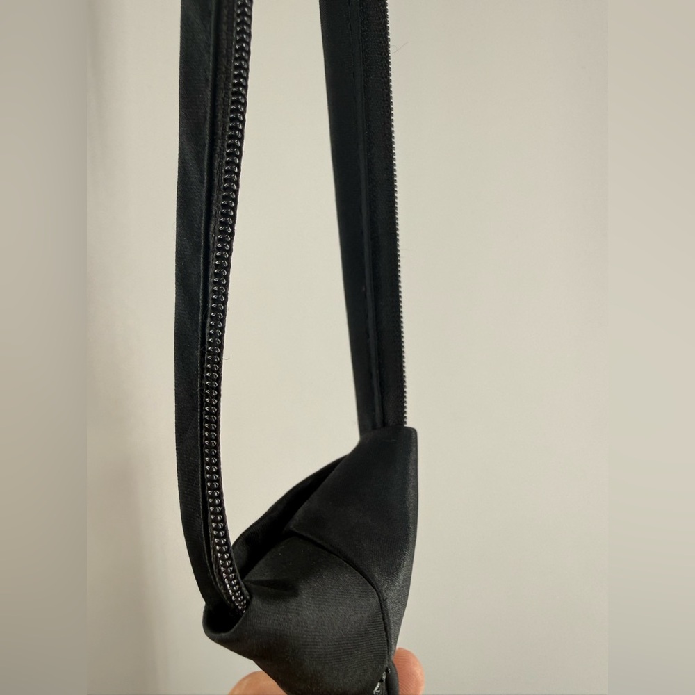 EUC Fratello Crystallized Music Notes Zip Tie - Picture 9 of 10